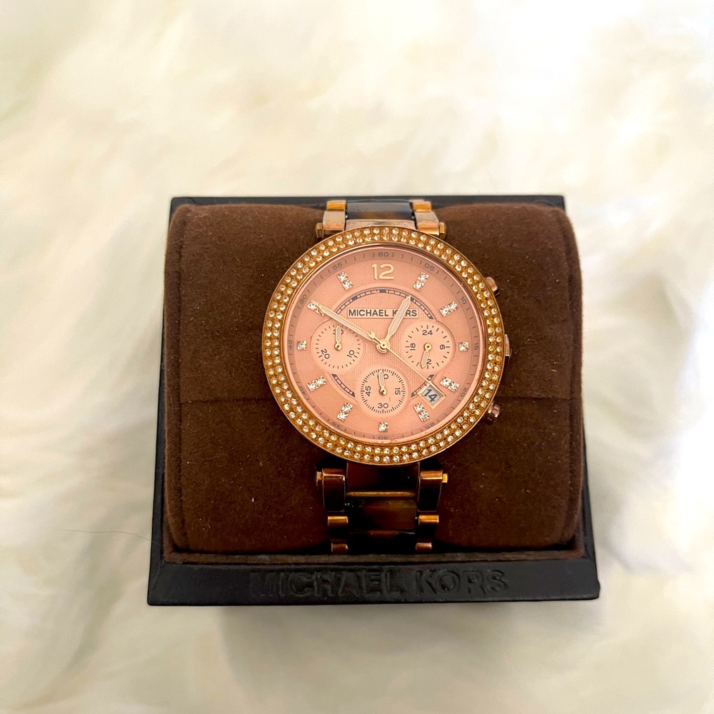 Michael Kors watch. Pink/brown. Battery needed.